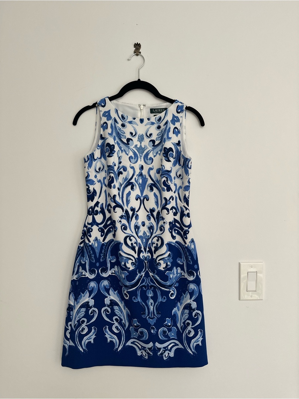 Lauren Ralph Lauren White and Blue Ornate Print Sheath Dress